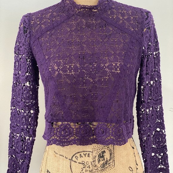 Forever21 Purple Lace Blouse ๐ 4 Tops for $20 BUNDLE & SAVE - Picture 1 of 7